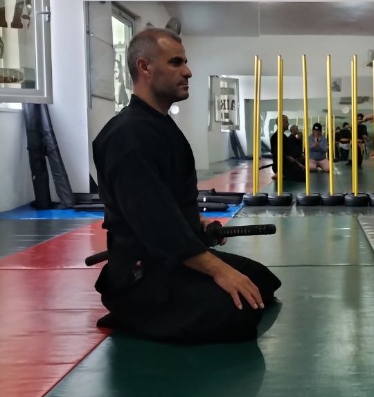 Aikizen Dojo'da Iaido çalışması